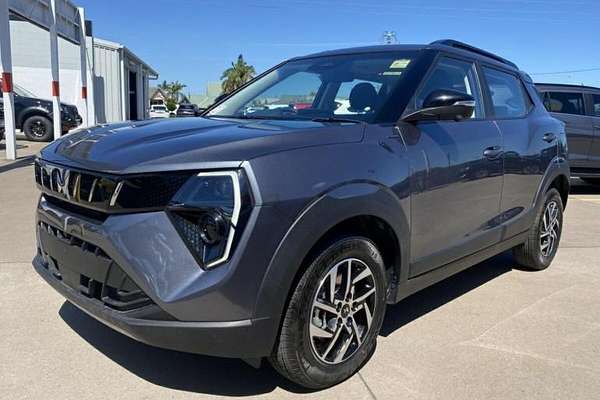 2025 Mahindra XUV3XO AX5L