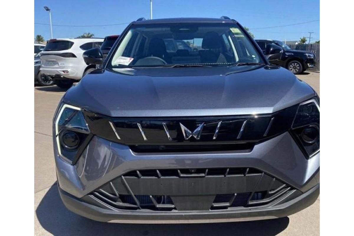 2025 Mahindra XUV3XO AX5L