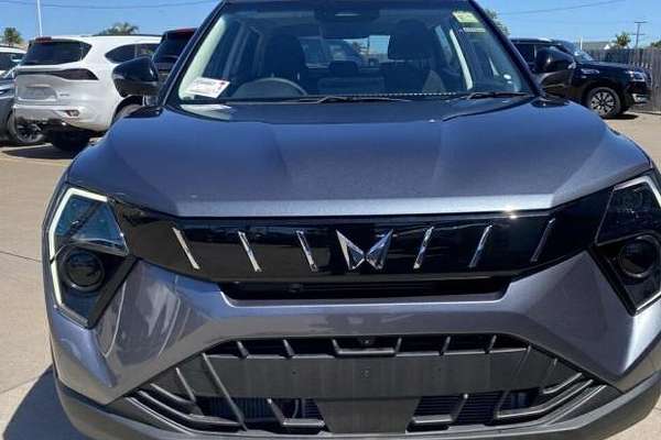 2025 Mahindra XUV3XO AX5L