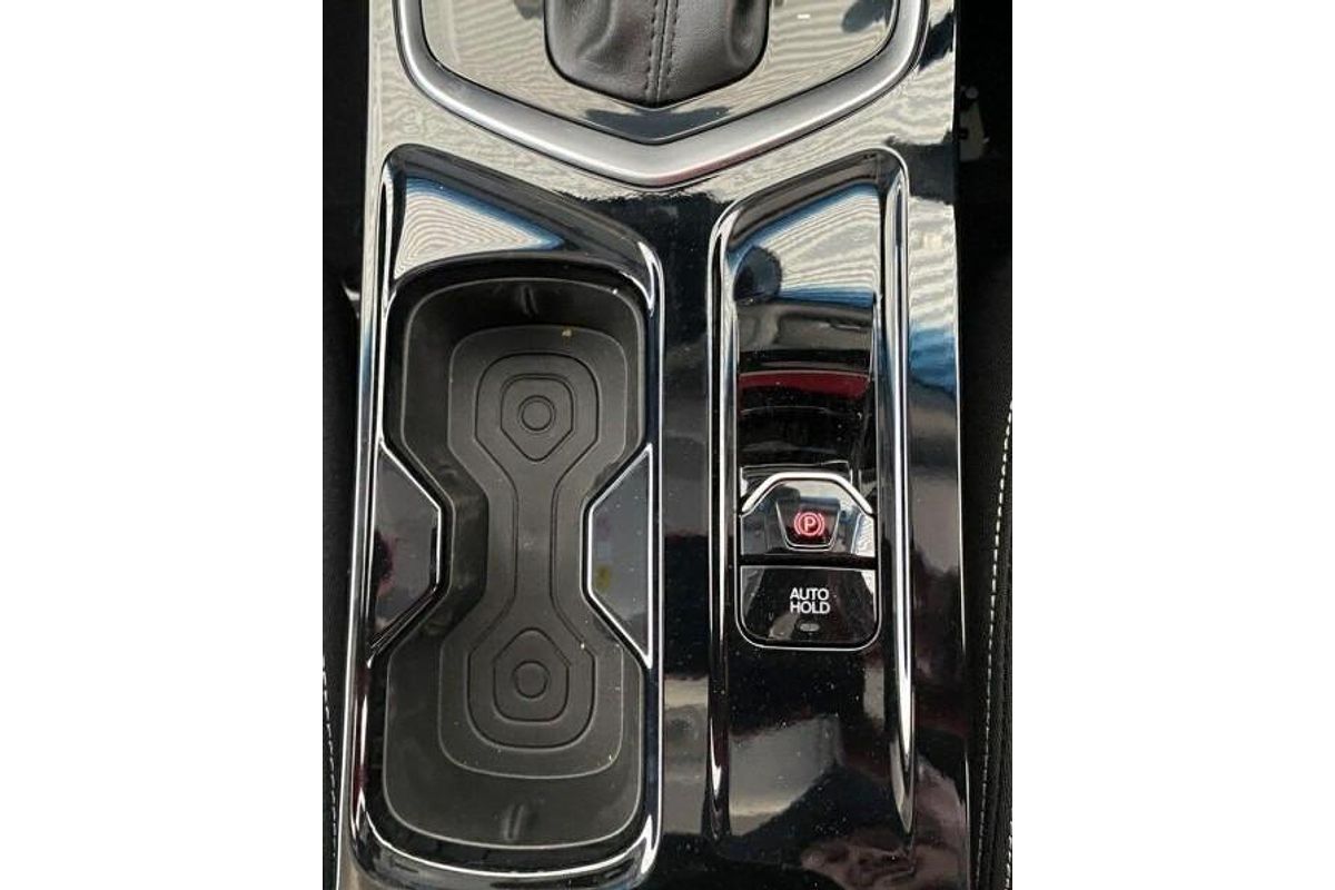 2025 Mahindra XUV3XO AX5L