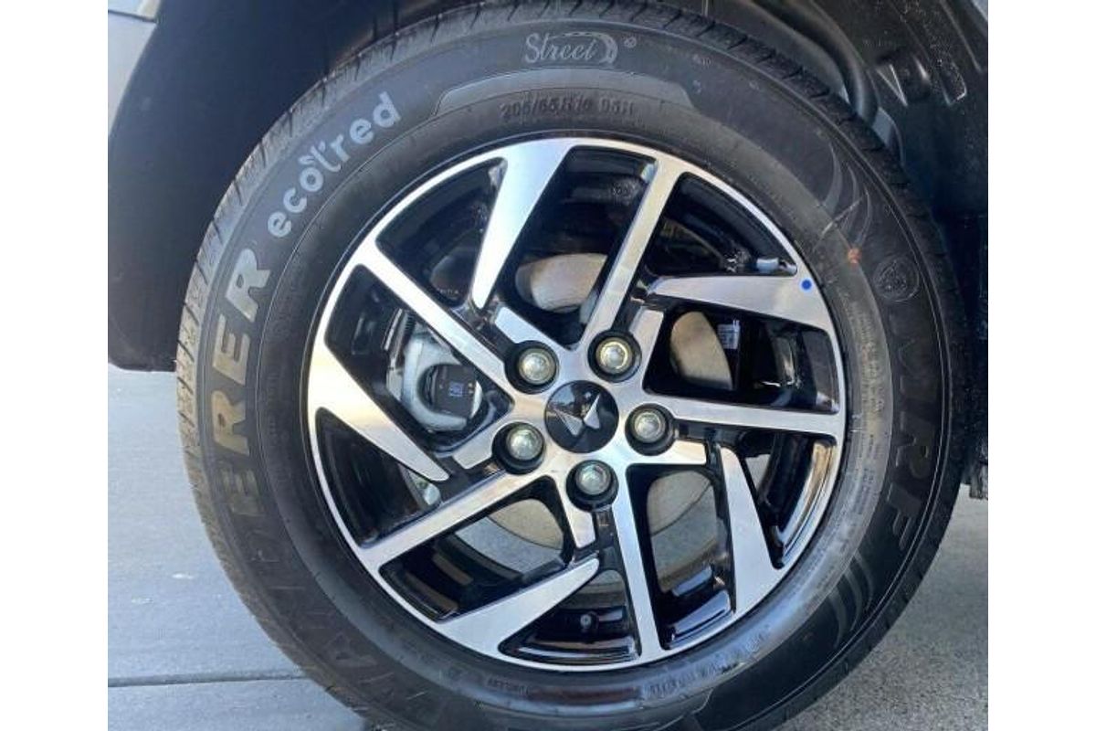 2025 Mahindra XUV3XO AX5L