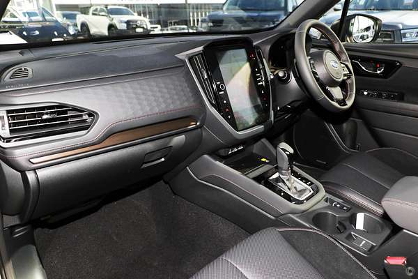 2025 Subaru Forester Hybrid Touring S6