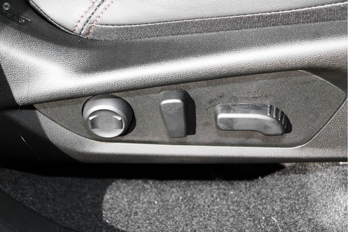 2025 Subaru Forester Hybrid Touring S6