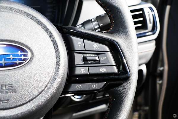 2025 Subaru Forester Hybrid Touring S6