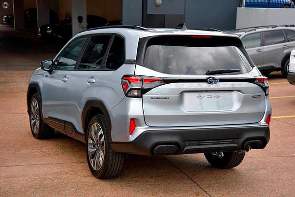 2025 Subaru Forester Hybrid Touring S6