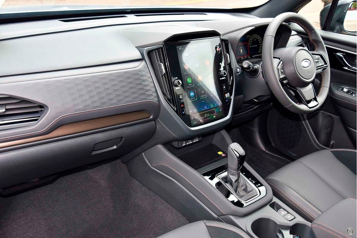 2025 Subaru Forester Hybrid Touring S6