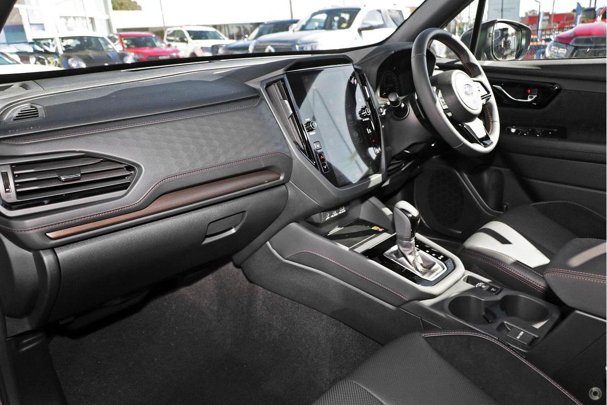 2025 Subaru Forester Hybrid Touring S6