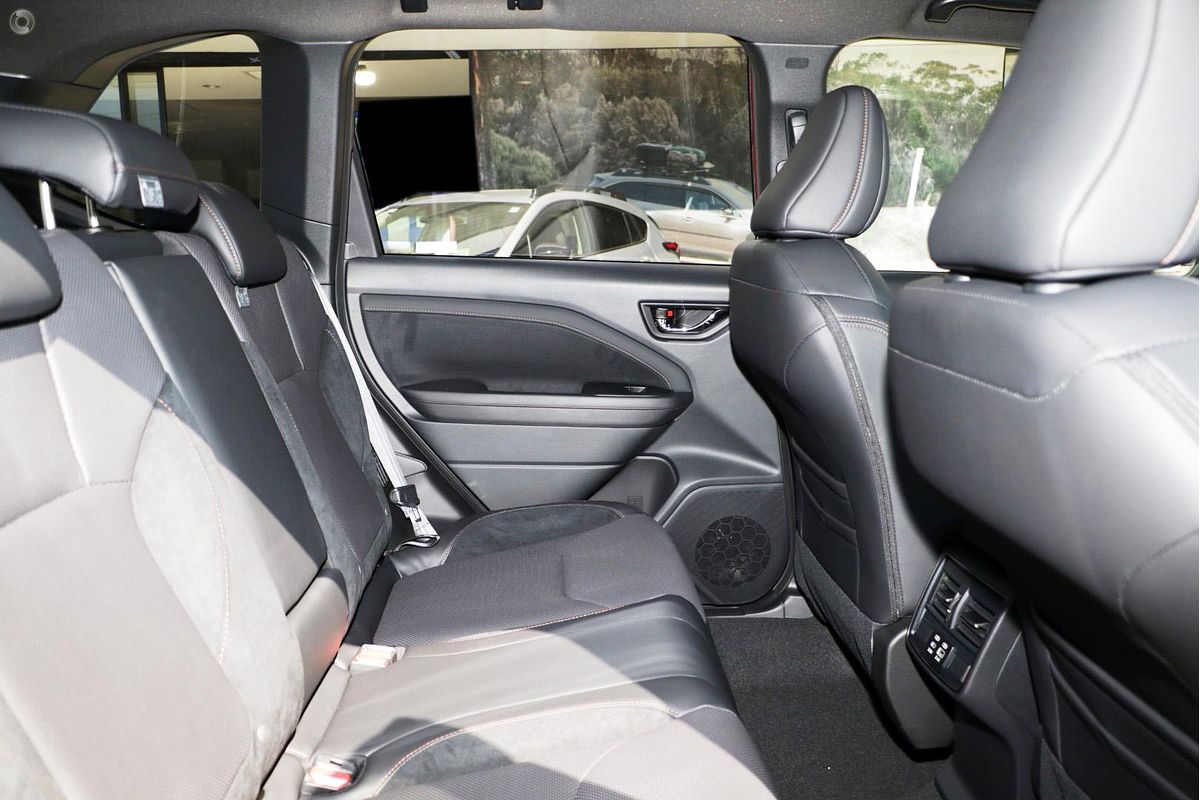 2025 Subaru Forester Hybrid Touring S6