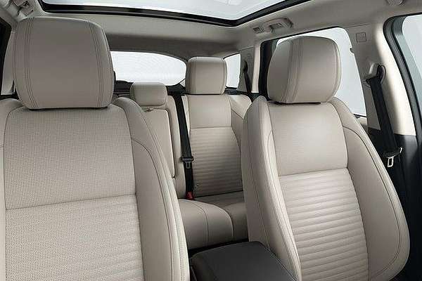 2025 Land Rover Discovery Sport P200 S L550