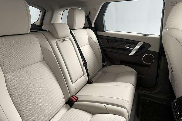 2025 Land Rover Discovery Sport P200 S L550