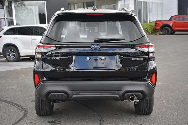 2025 Subaru Forester Hybrid Touring S6