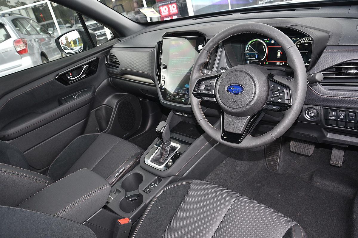 2025 Subaru Forester Hybrid Touring S6