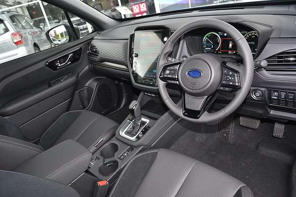 2025 Subaru Forester Hybrid Touring S6