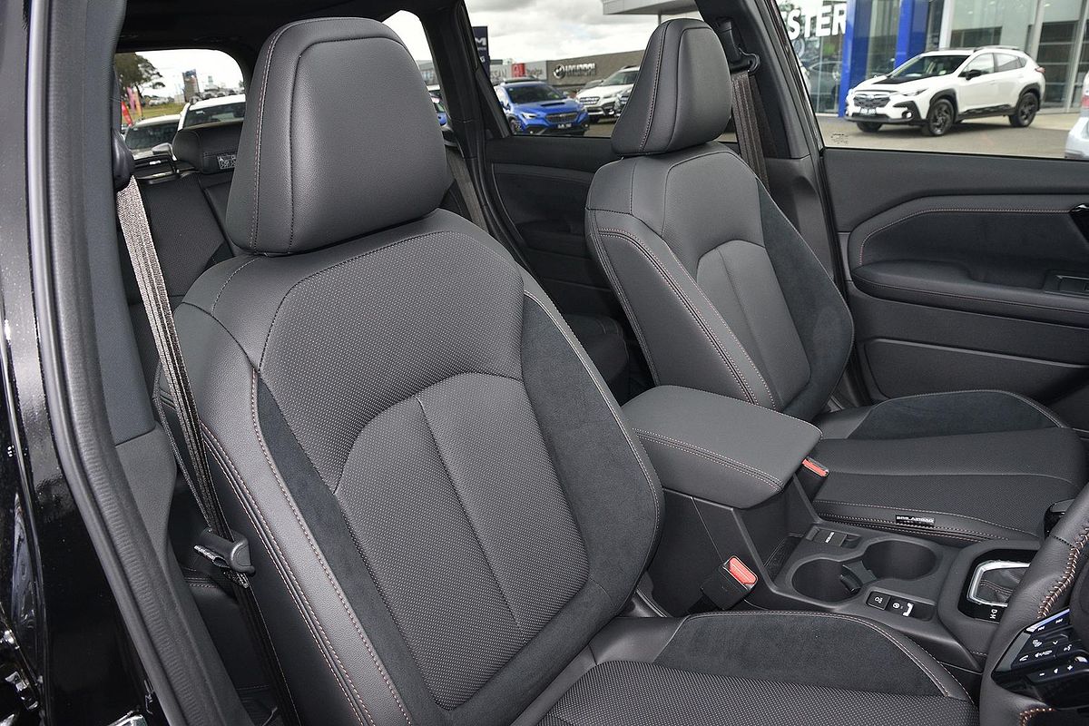 2025 Subaru Forester Hybrid Touring S6