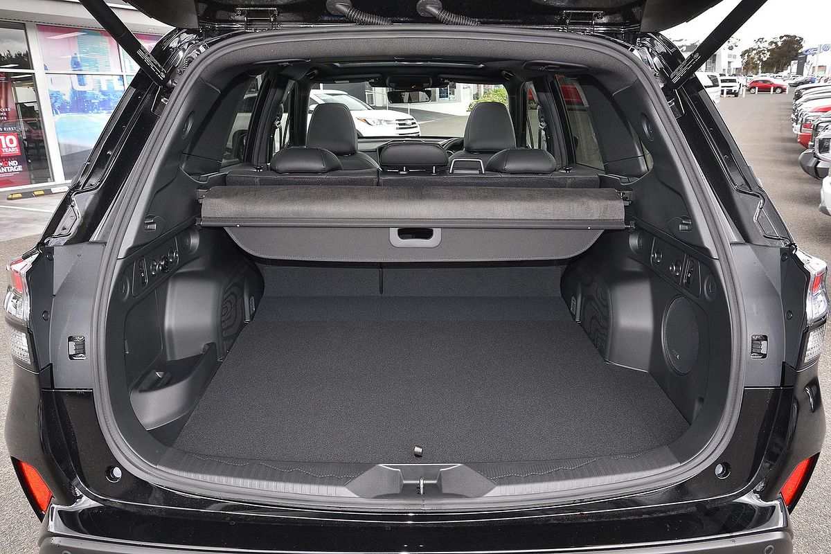 2025 Subaru Forester Hybrid Touring S6