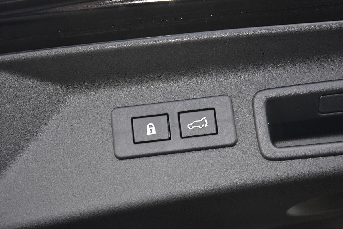 2025 Subaru Forester Hybrid Touring S6