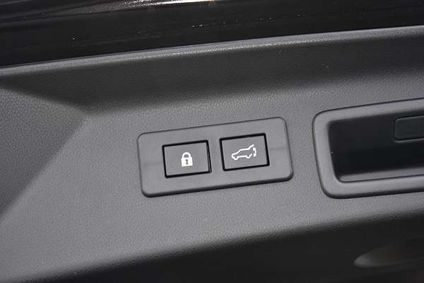 2025 Subaru Forester Hybrid Touring S6