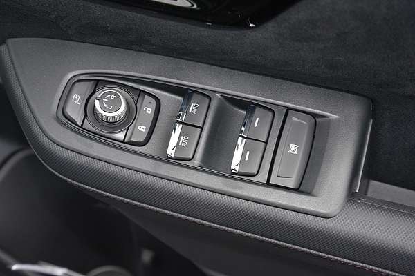 2025 Subaru Forester Hybrid Touring S6