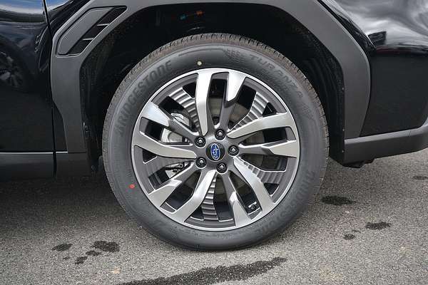 2025 Subaru Forester Hybrid Touring S6