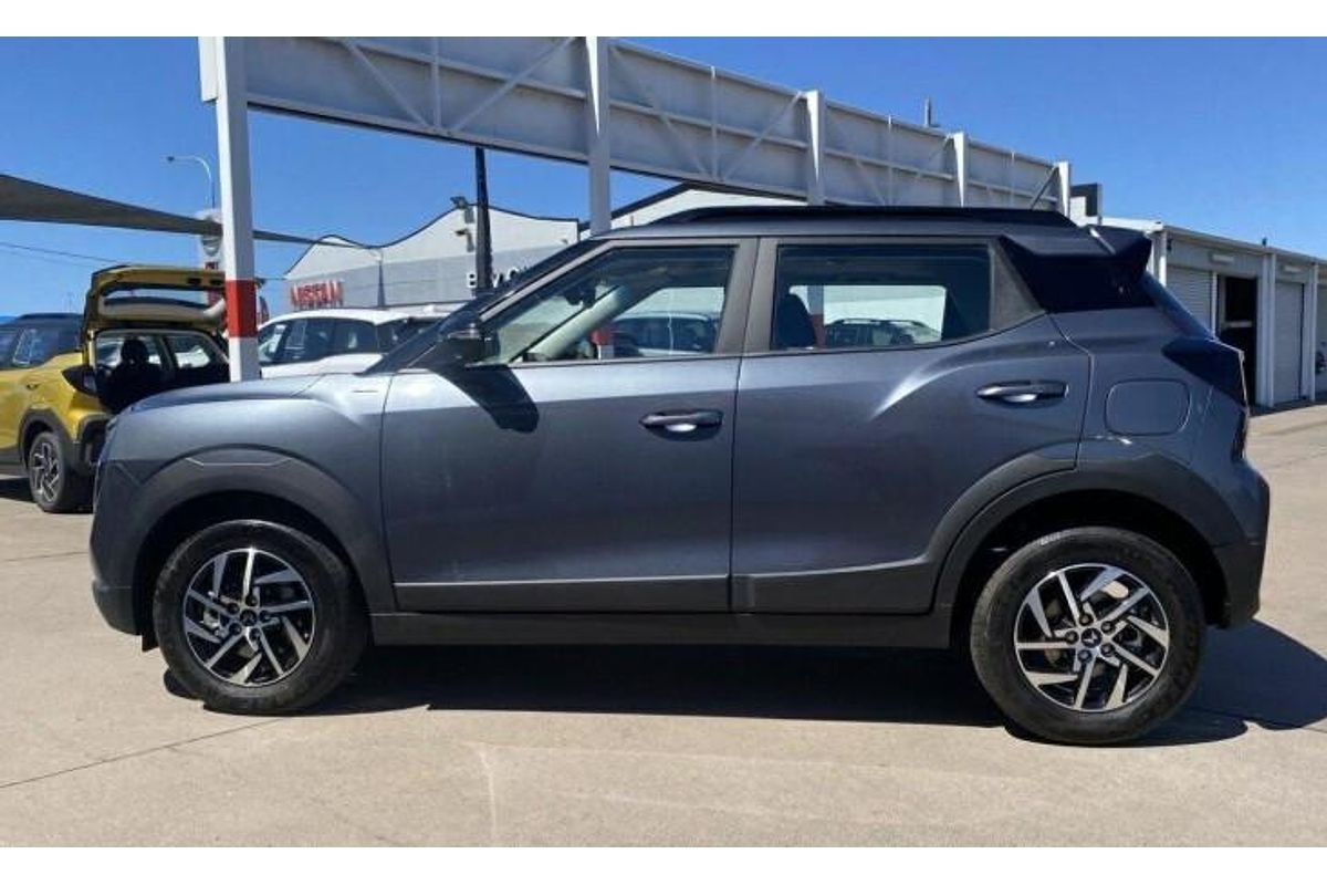 2025 Mahindra XUV3XO AX5L