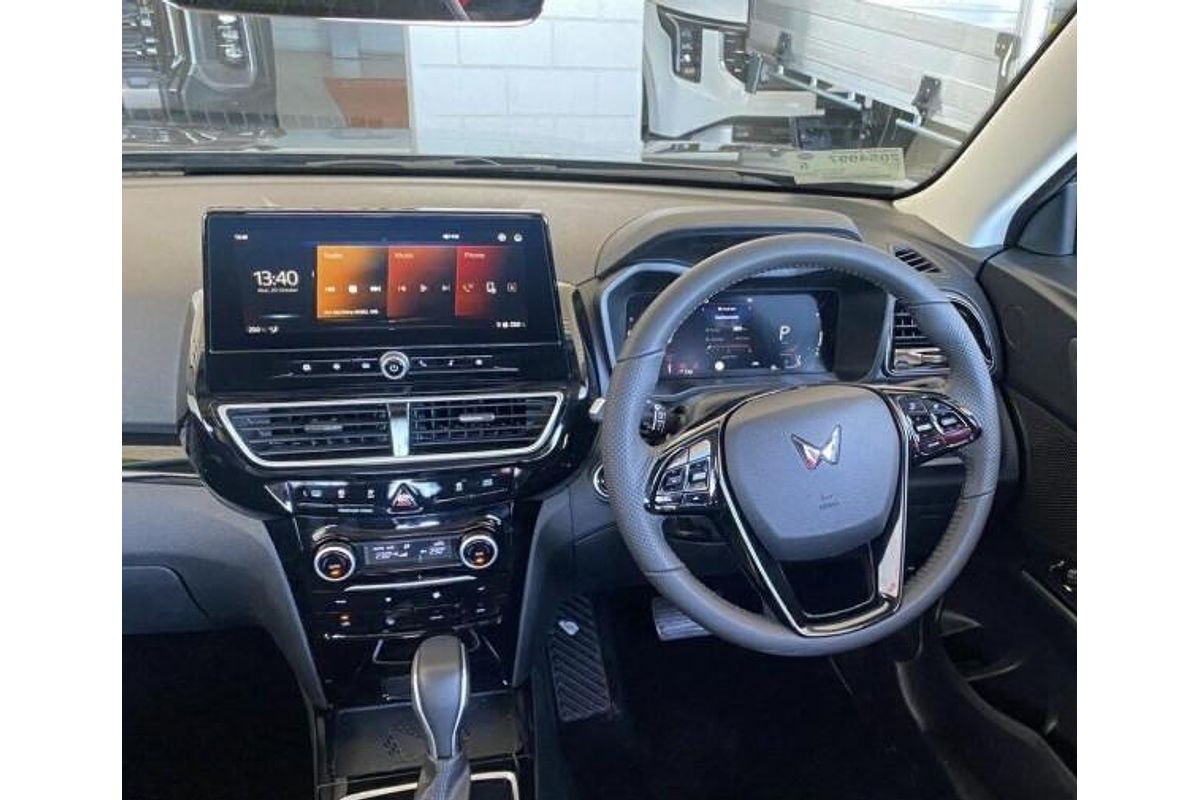 2025 Mahindra XUV3XO AX5L