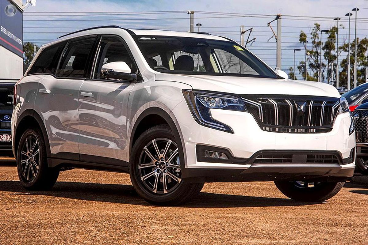 2025 Mahindra XUV700 AX7L