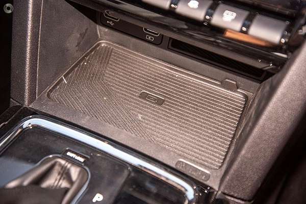 2025 Mahindra XUV700 AX7L