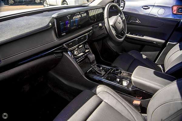 2025 Mahindra XUV700 AX7L