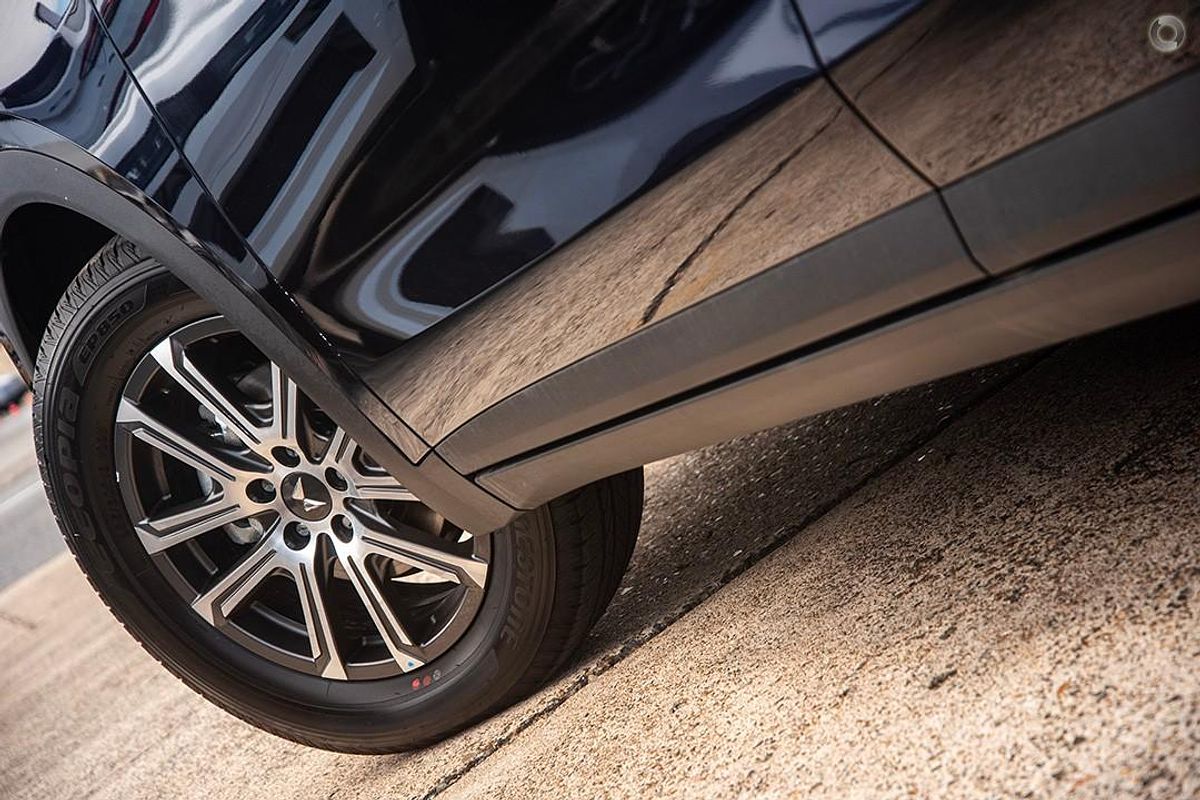 2025 Mahindra XUV700 AX7L