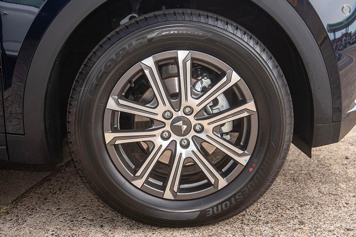 2025 Mahindra XUV700 AX7L