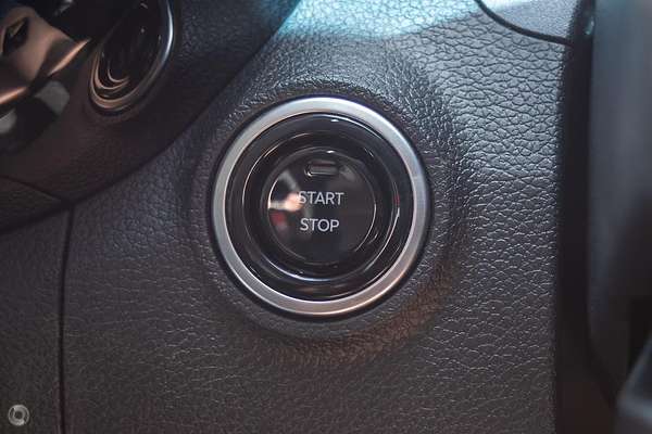 2025 Mahindra XUV3XO AX7L