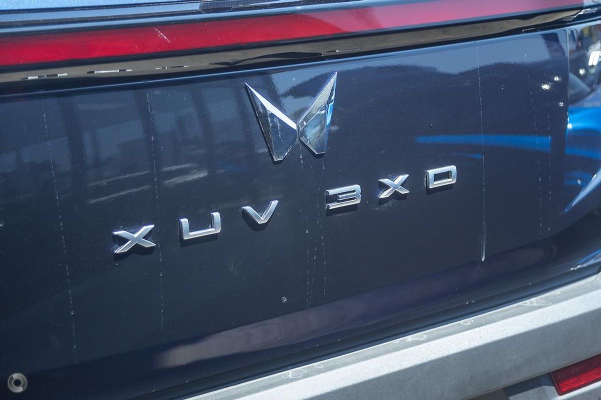 2025 Mahindra XUV3XO AX7L