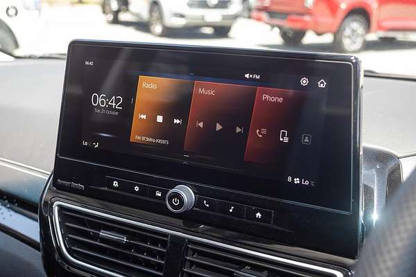 2025 Mahindra XUV3XO AX7L