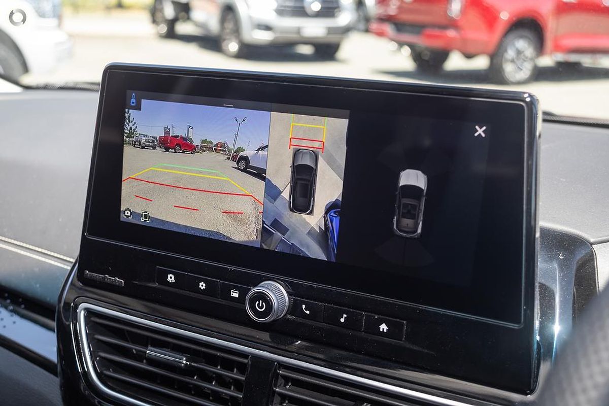 2025 Mahindra XUV3XO AX7L