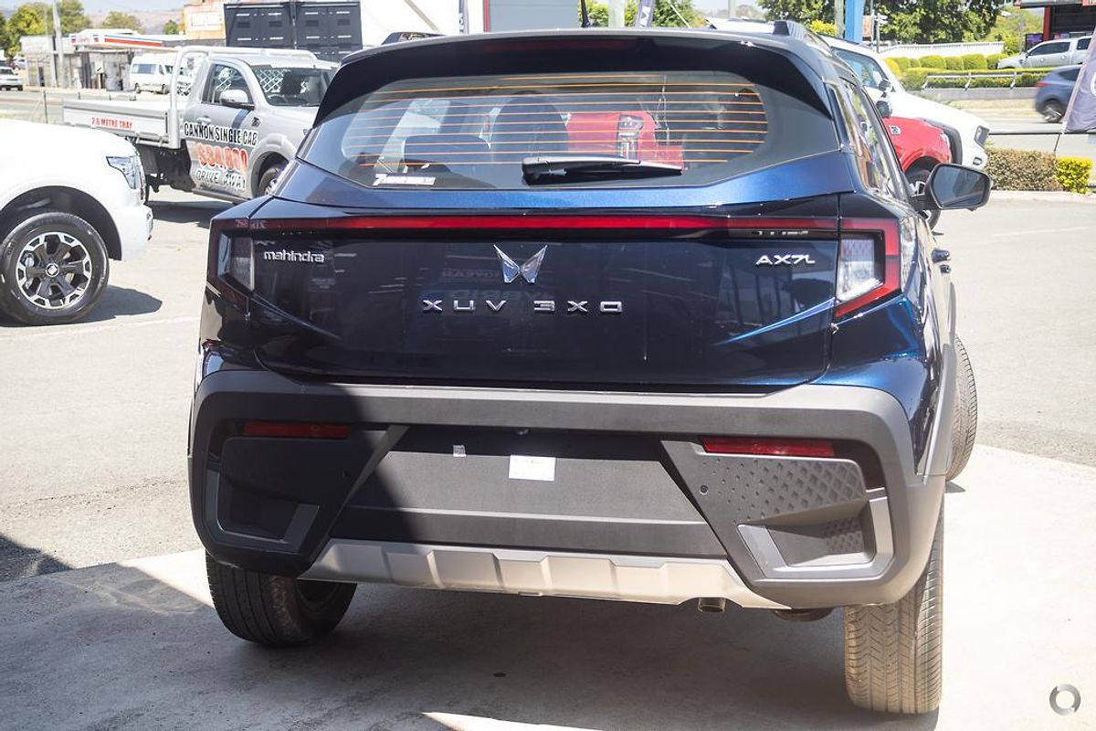2025 Mahindra XUV3XO AX7L