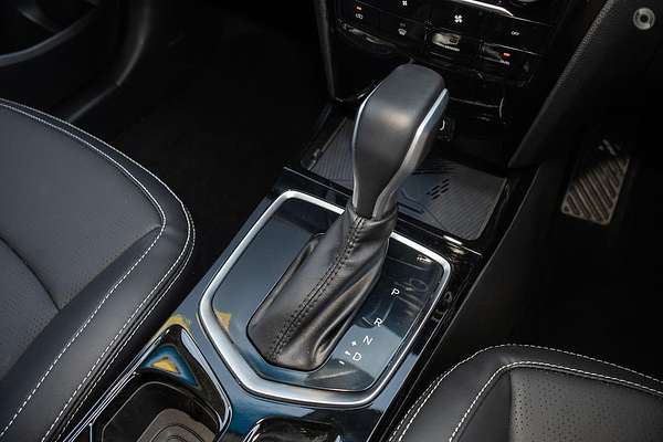 2025 Mahindra XUV3XO AX7L