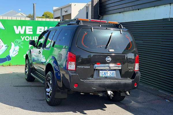 2005 Nissan Pathfinder ST-L R51