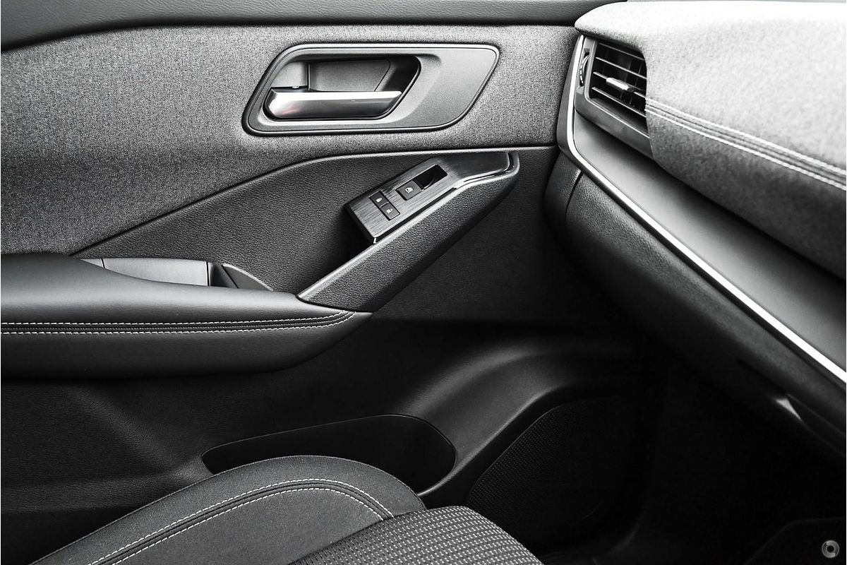 2025 Nissan QASHQAI ST-L J12