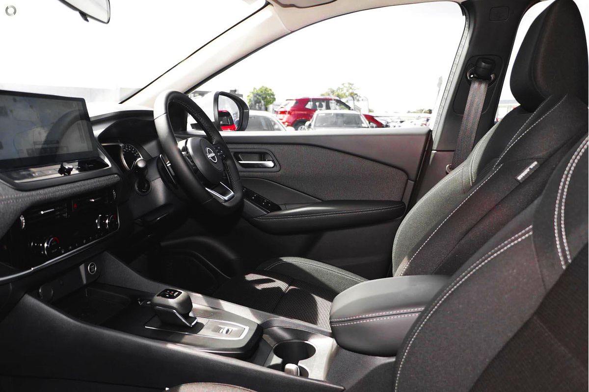 2025 Nissan QASHQAI ST-L J12