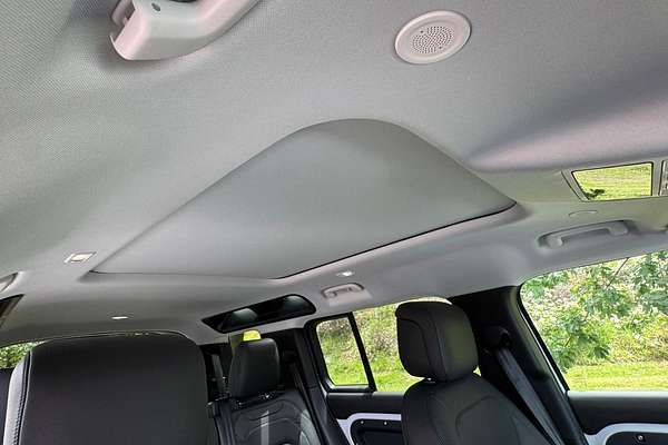 2025 Land Rover Defender 110 D250 S L663