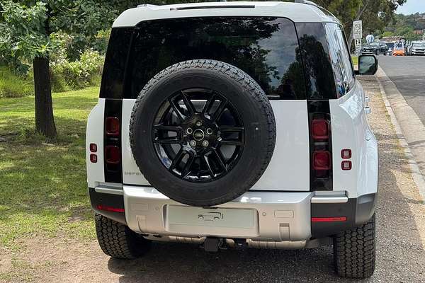 2025 Land Rover Defender 110 D250 S L663