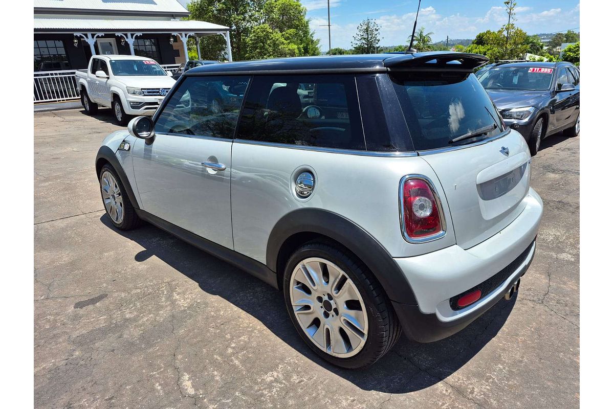 2009 MINI Hatch Cooper S R56