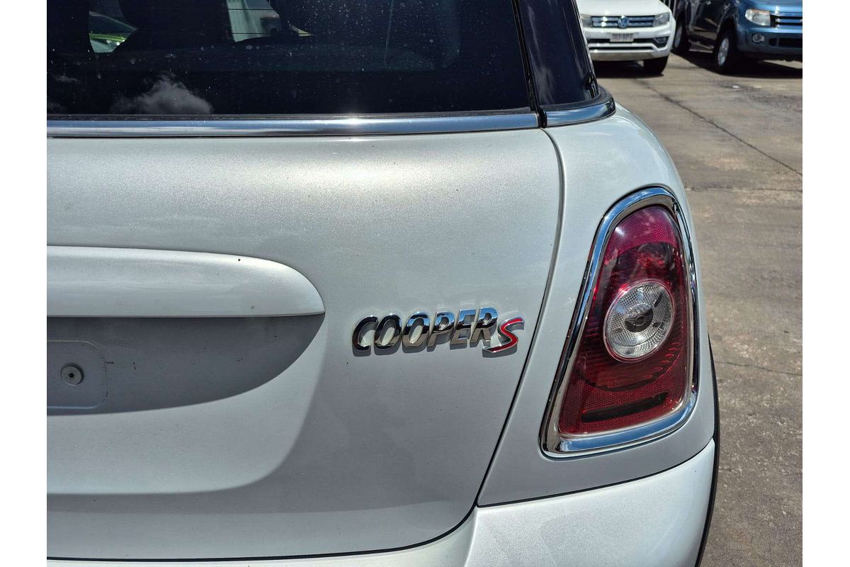 2009 MINI Hatch Cooper S R56