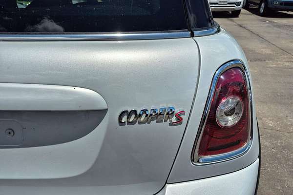 2009 MINI Hatch Cooper S R56
