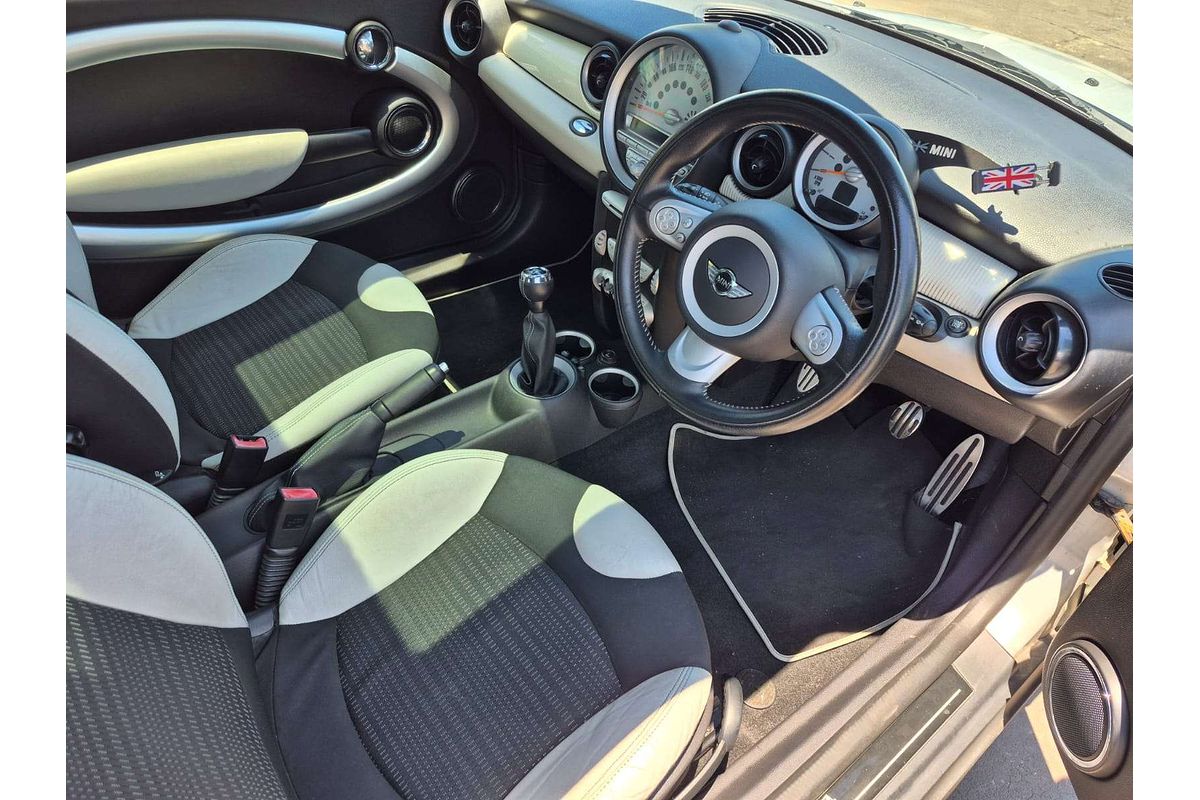 2009 MINI Hatch Cooper S R56