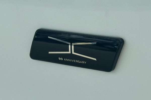 2025 Jaguar F-PACE PHEV P400e R-Dynamic SE 90th Anniversary Edition X761