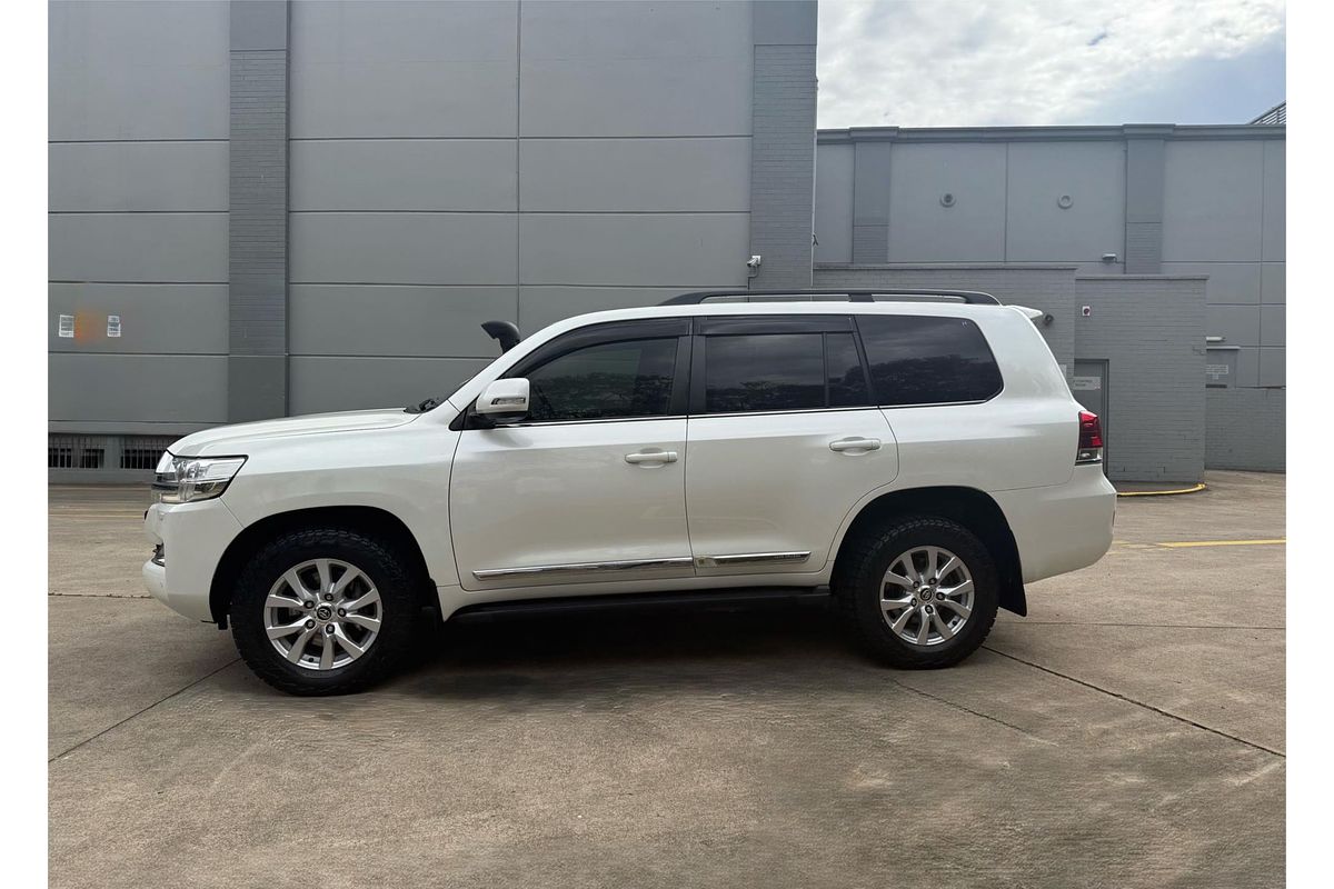 2016 Toyota Landcruiser Sahara VDJ200R