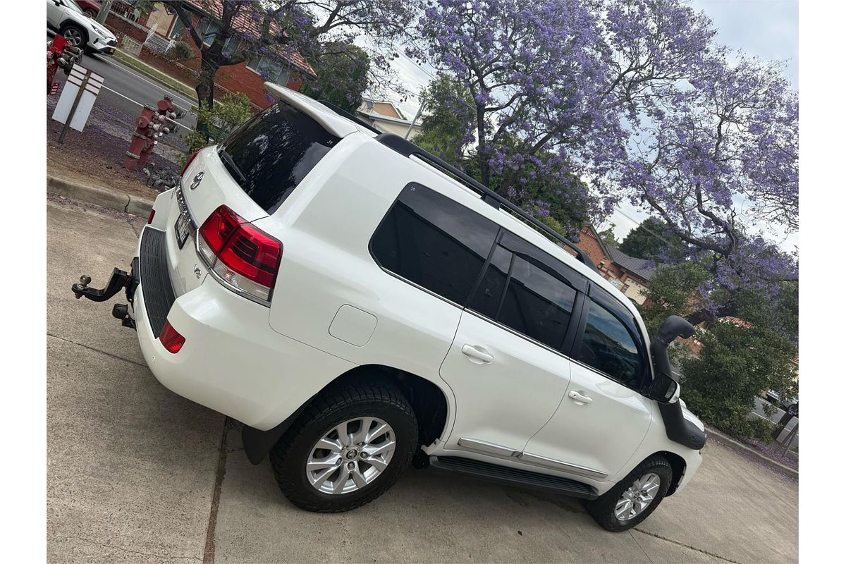 2016 Toyota Landcruiser Sahara VDJ200R