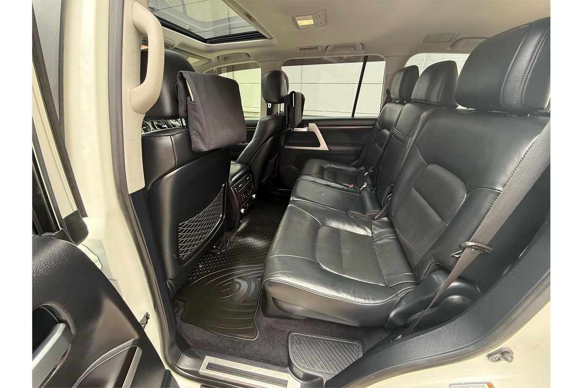 2016 Toyota Landcruiser Sahara VDJ200R