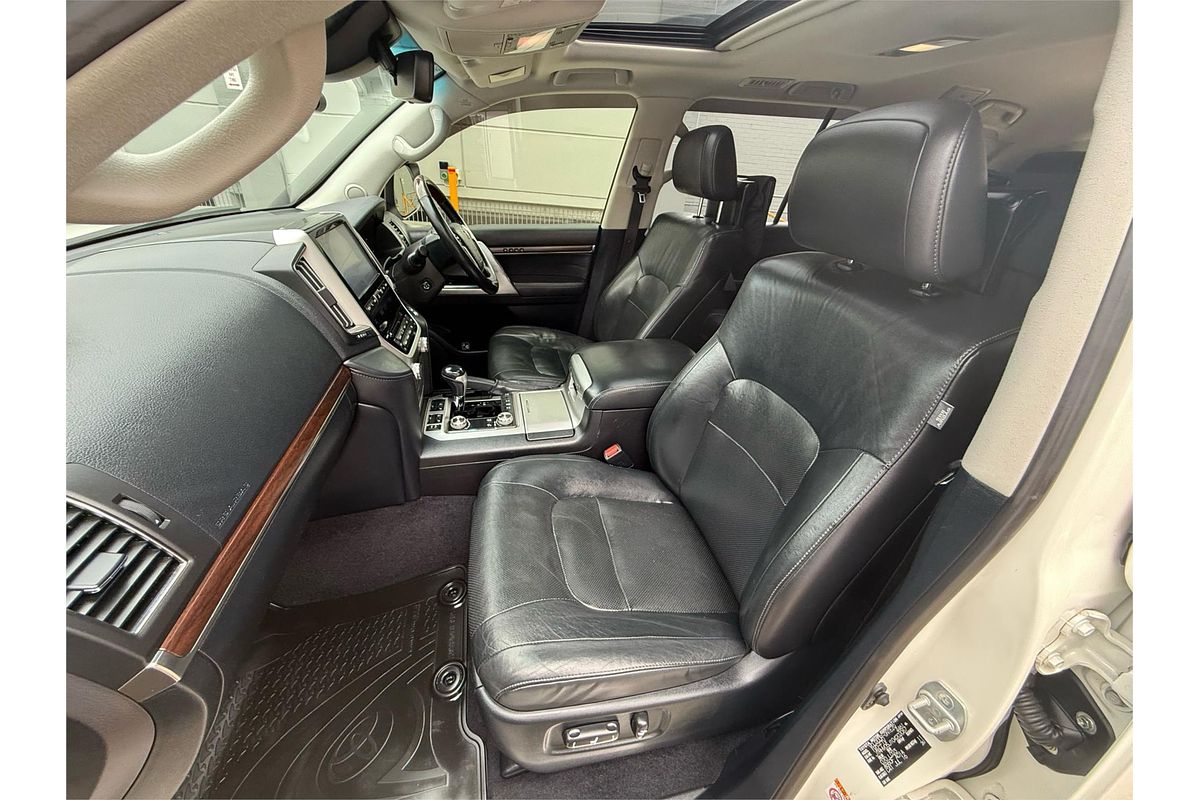 2016 Toyota Landcruiser Sahara VDJ200R